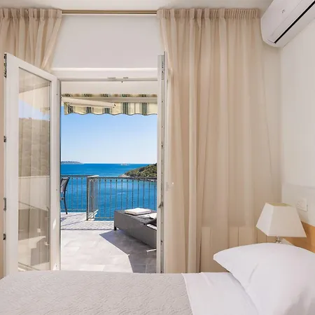 Seaside Luxury With A Swimming Pool Cove Ljubljeva, Trogir - 19258 فيلة